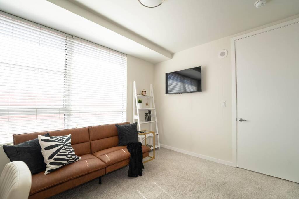 June Specials- Suite Spot Dtla- Free Parking For One Car! Los Angeles Exterior foto