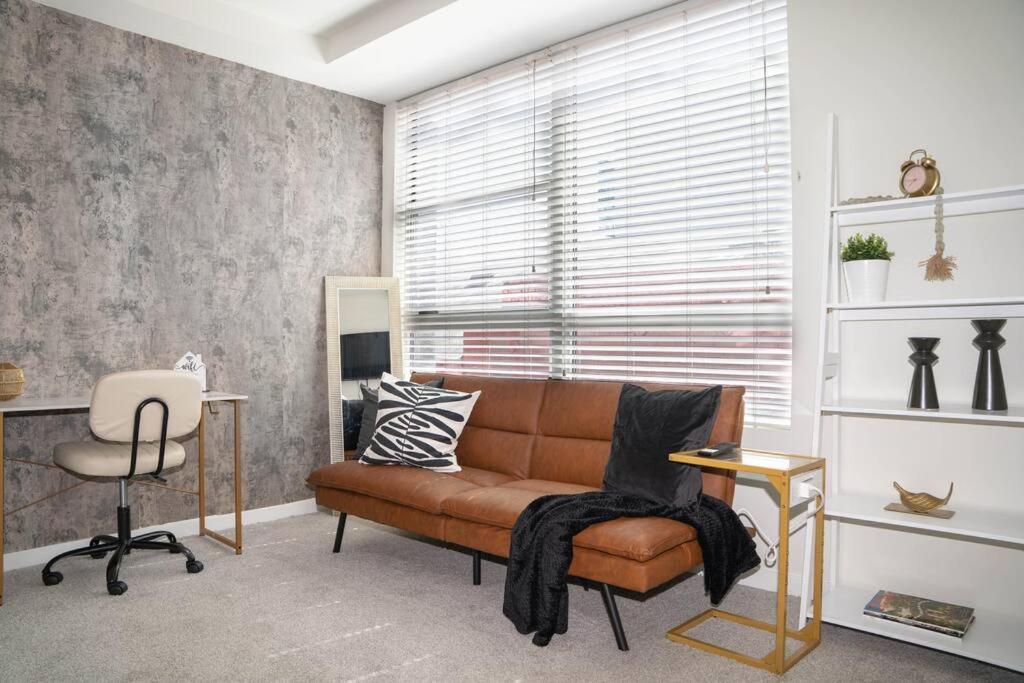 June Specials- Suite Spot Dtla- Free Parking For One Car! Los Angeles Exterior foto
